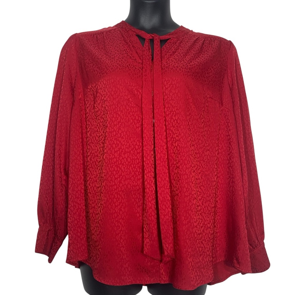 Torrid Silky Blouse with a tie at the neck Size 1X